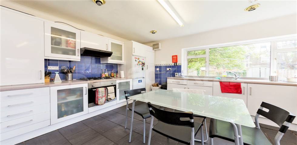 Stunning Family Home in White City Sawley Road , Shepherds Bush